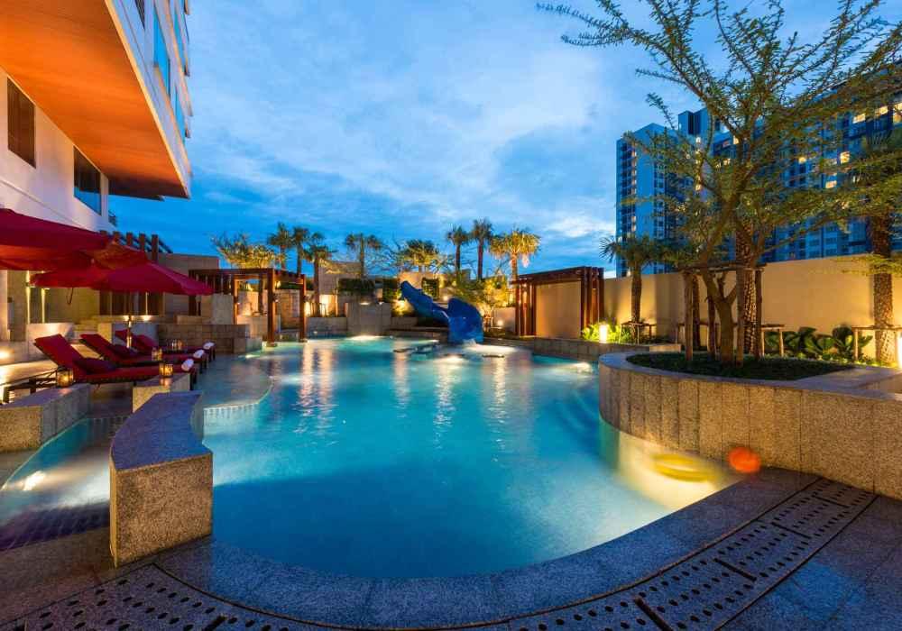Swimming Pool  Jasmine Grande Residence Bangkok