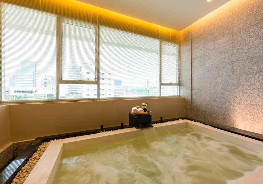 Sauna, Steam and Jacuzzi  Jasmine Grande Residence Bangkok